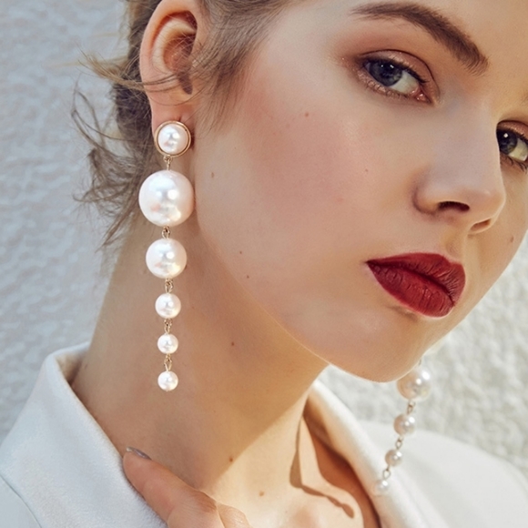 Jewelry - Lovely Pearl Drop Earrings